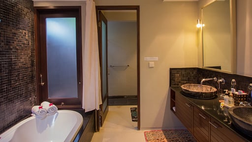Villa Chimera Green Bedroom 2