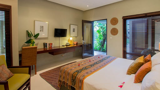 Villa Chimera Green Bedroom 2