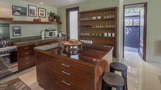 Villa Chimera Green Kitchen