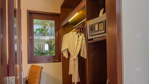 Villa Chimera Orange Bedroom 1
