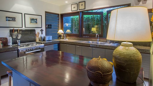 Villa Chimera Tiga Kitchen