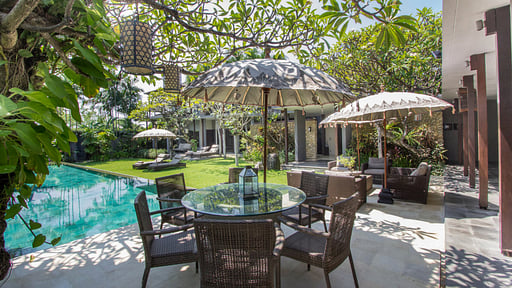 Villa Chimera Tiga Terrace/Veranda