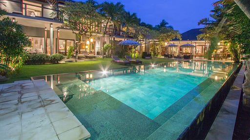 Villa Chimera Tiga Swimming pool