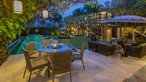 Villa Chimera Tiga Terrace/Veranda