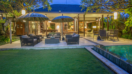 Villa Chimera Tiga Terrace/Veranda