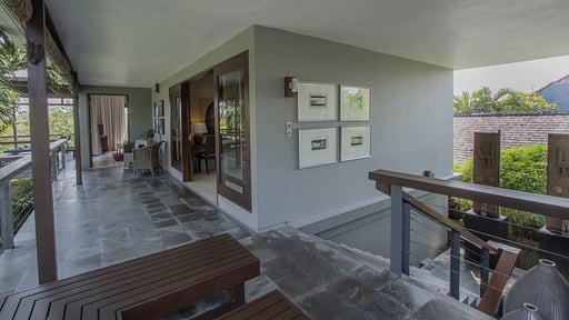 Villa Chimera Tiga Terrace/Veranda