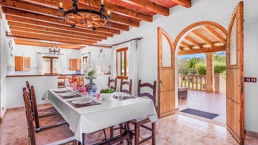 Villa Chincera Dining area