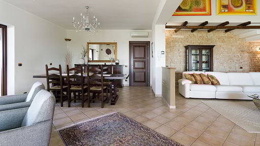 Villa Cielo Dining area