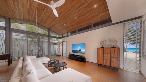 Villa Cielo Media room