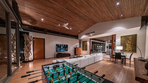 Villa Cielo Media room