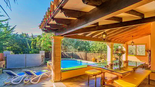 Villa Ciutada Dining area