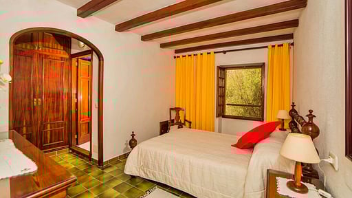 Villa Ciutada Bedroom 1