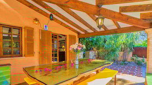 Villa Ciutada Dining area