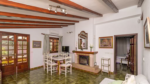 Villa Ciutada Dining area