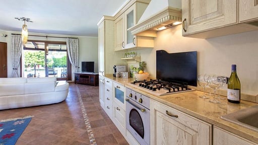 Villa Claire de Lune Kitchen 1