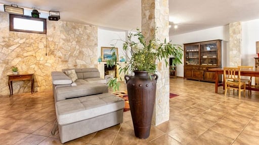 Villa Claire de Lune Living room