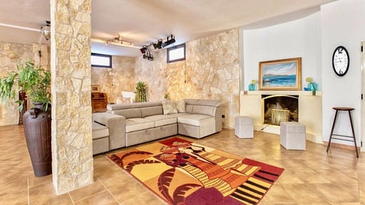 Villa Claire de Lune Living room