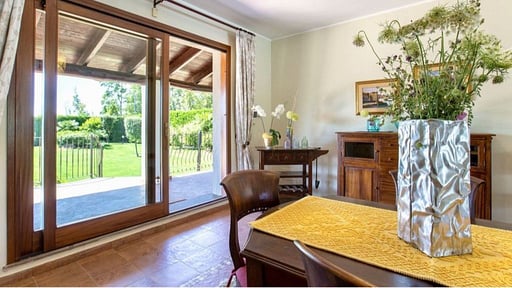 Villa Claire de Lune Dining area