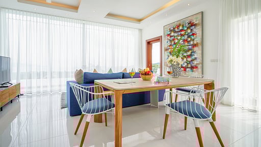 Villa Claire Обеденная зона