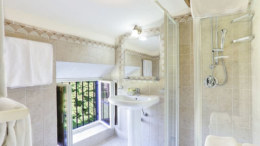 Villa Clara 20 Bedroom 8