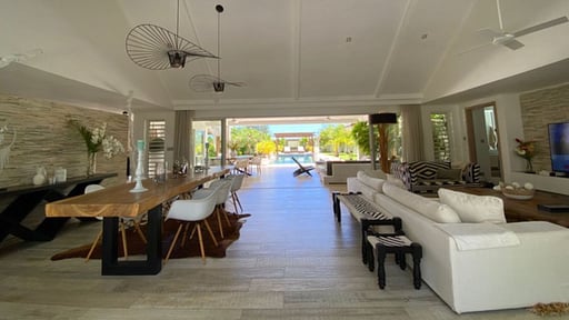 Villa Clos du Littoral Five Dining area