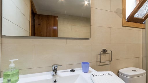 Villa Clos Bedroom 1