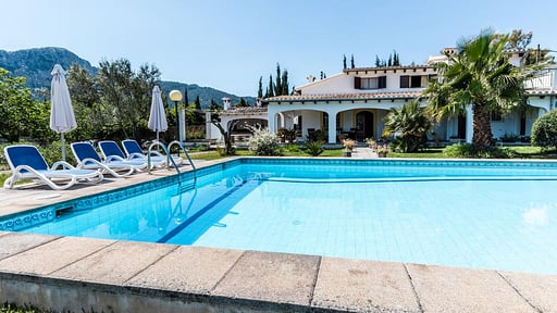 Villa Clos Swimming pool