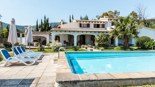 Villa Clos Swimming pool