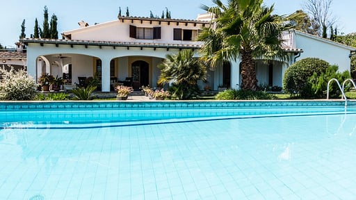 Villa Clos Swimming pool