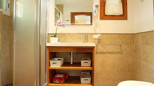 Villa Cloud Bedroom 2