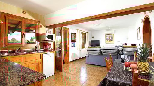 Villa Cloud Dining area