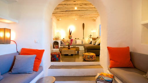 Villa Clove Salon