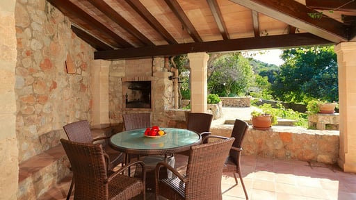 Villa Coll den Xenet Dining area