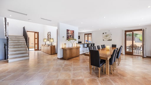 Villa Coloma Dining area