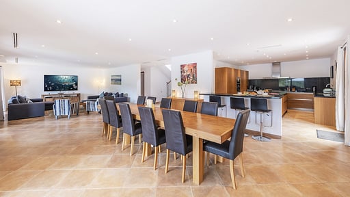 Villa Coloma Dining area