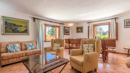 Villa Colonya den Jaume Salon