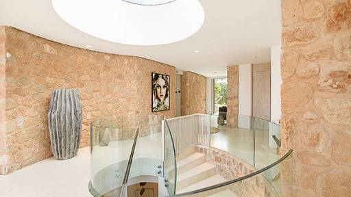 Villa Comte Dining area
