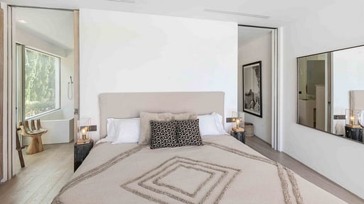 Villa Comte Bedroom 1