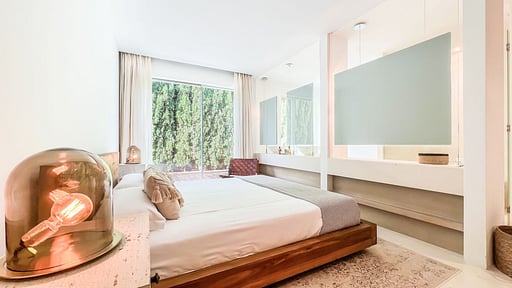 Villa Comte Bedroom 2