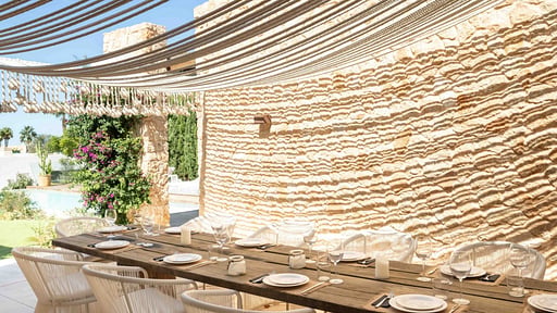 Villa Comte Dining area