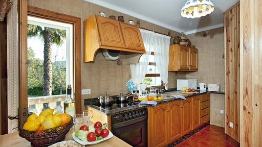 Villa Conxa Bisanyes Cuisine