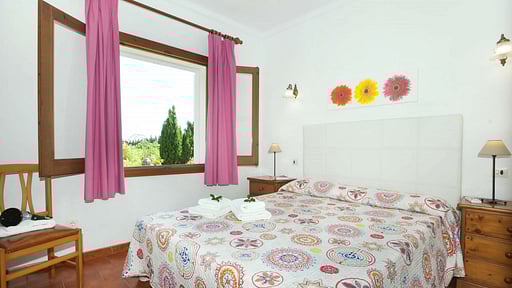 Villa Conxa Bisanyes Chambre 1