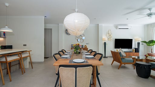 Villa Cora Dining area