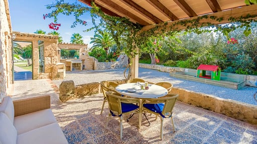 Villa Cosme Dining area