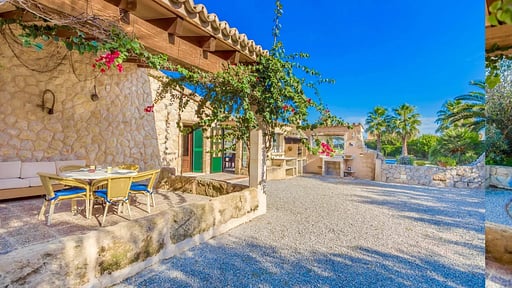 Villa Cosme Dining area