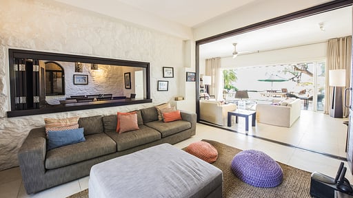 Villa Cotiere Media room