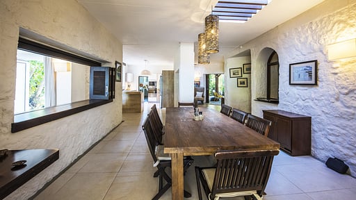 Villa Cotiere Dining area