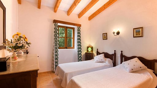 Villa Cotton Bedroom 2