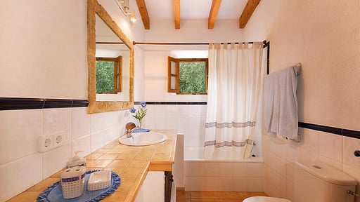 Villa Cotton Bedroom 1