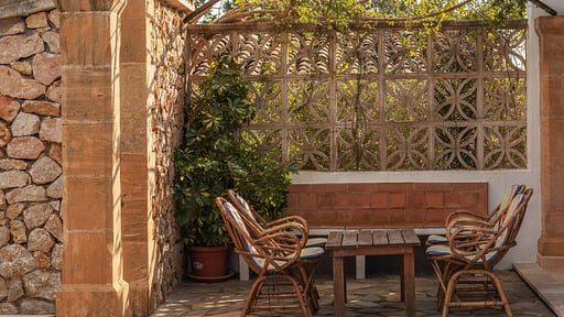 Encis Окрестности